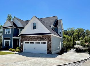 605 Woodcock Ct, Hubert, NC 28539