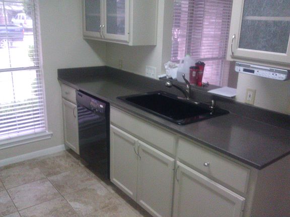 3rd image of 2406 Northlawn Dr