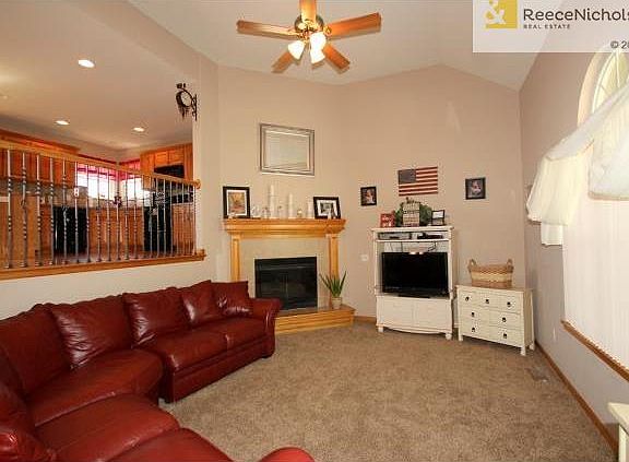 2nd image of 1101 NW Hickory Ct