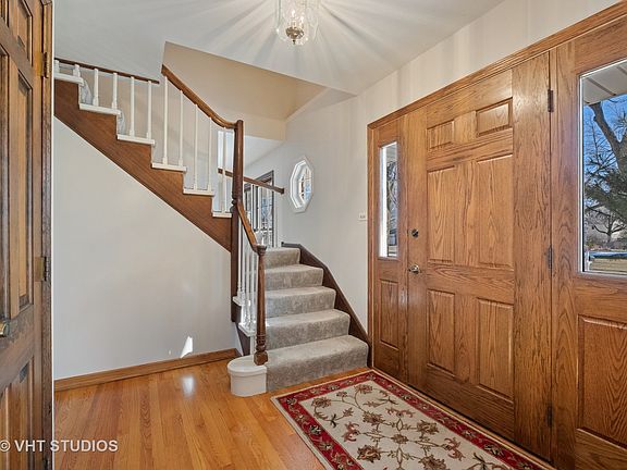 2nd image of 1140 Cayuga Dr