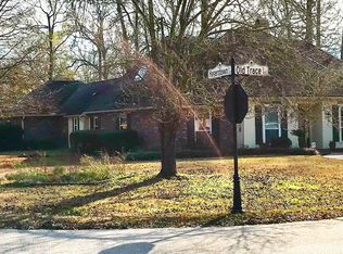 18636 Old Trace Dr, Baton Rouge, LA 70817