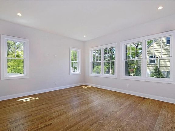 3rd image of 1106 Franklin Ave #1