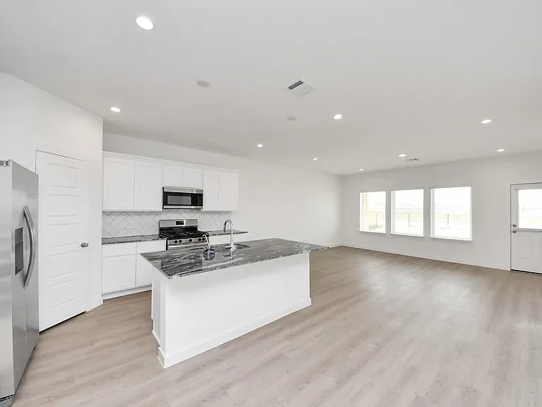 8550 Tropical Breeze Way — Photo 15