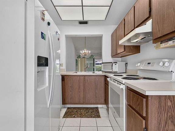 3rd image of 3924 San Anselmo Drive #B