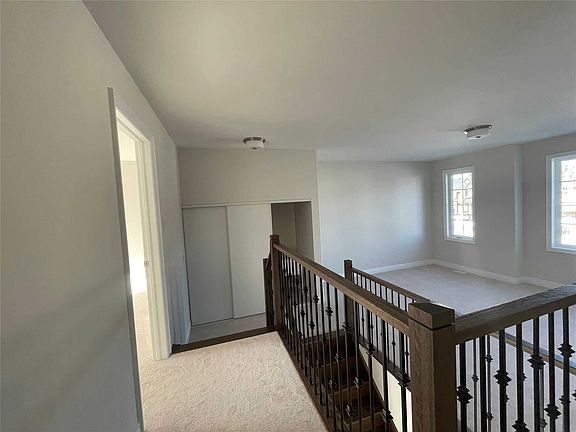 2nd image of 18 Fairhurst St