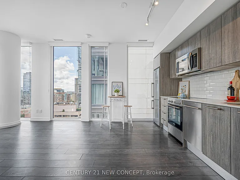 28 Wellesley St E #1902 — Photo 9