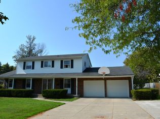 38 Rockdale Dr, Amherst, NY 14228