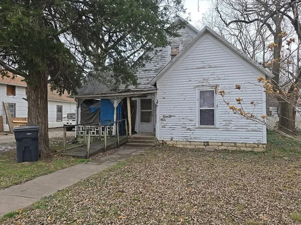 315 W 6th St, Newton, KS 67114