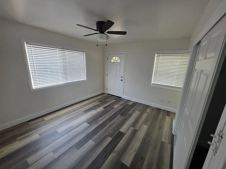 302 Maple Ave #300 — Photo 14