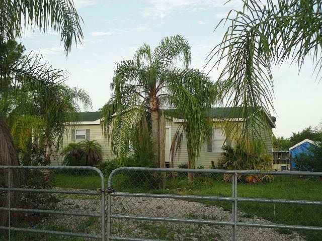 1st image of 120 S Nogal St