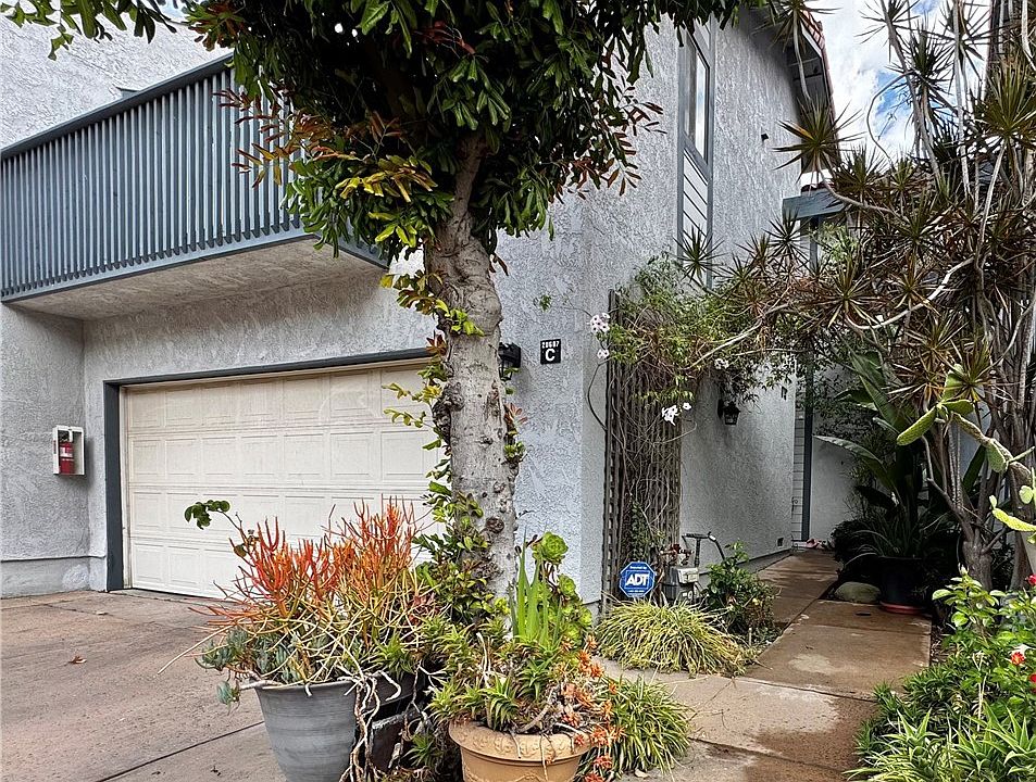 1st image of 20607 Roscoe Blvd Unit C