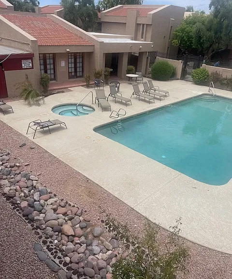 3131 W Cochise Dr — Photo 1