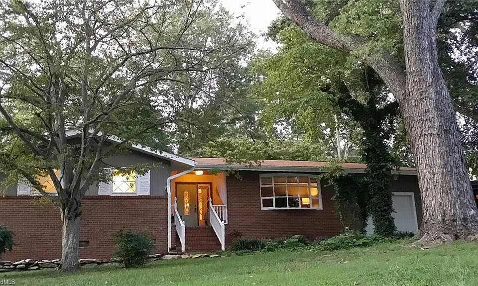 1st image of 1504 Woodside Dr
