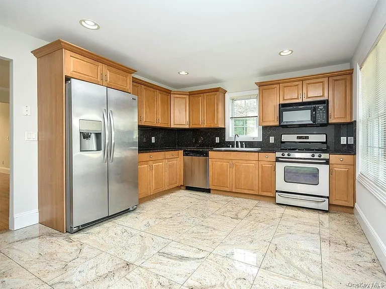 51 Inwood Rd #B — Photo 9