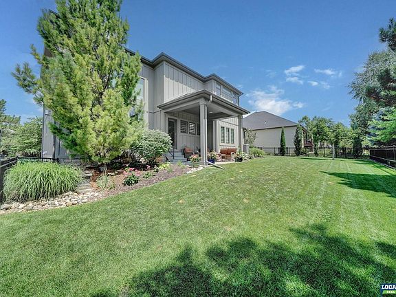3rd image of 9515 Cotswold Ln