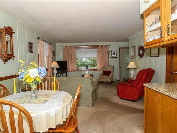 2nd image of 262 Route 519