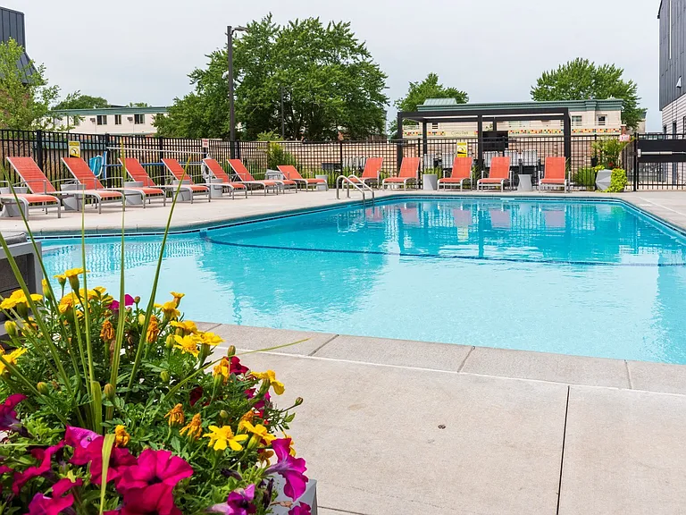 Hamline Pointe Apartments — Photo 2