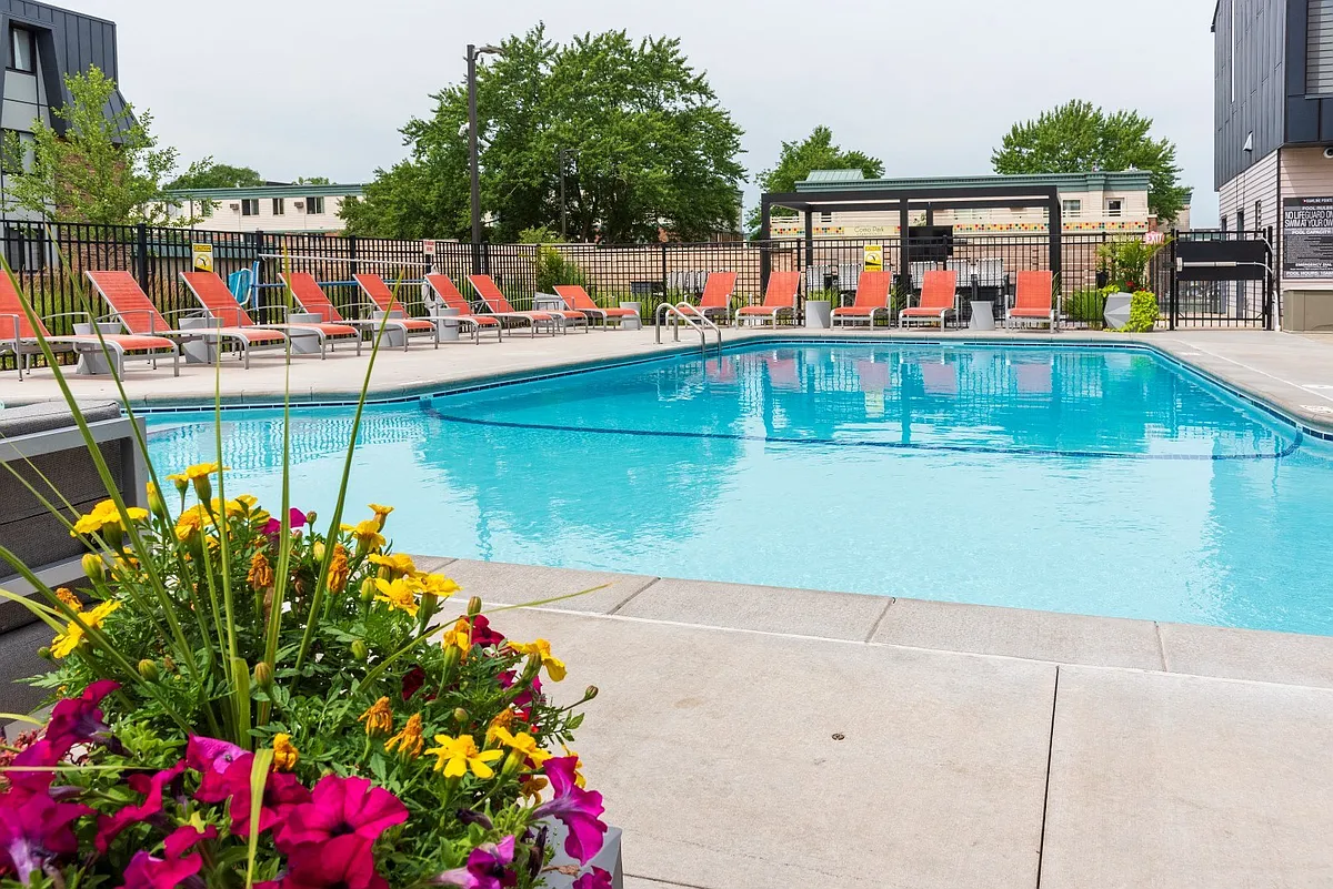 Building Photo - Hamline Pointe Apartments