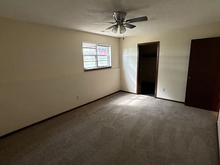 124 N Keene St. — Photo 9