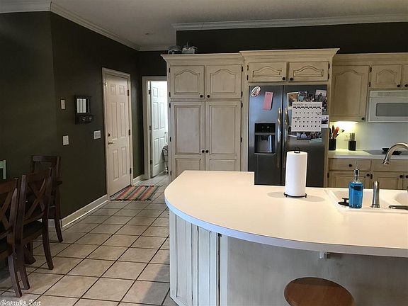 5th image of 812 Marcella Dr