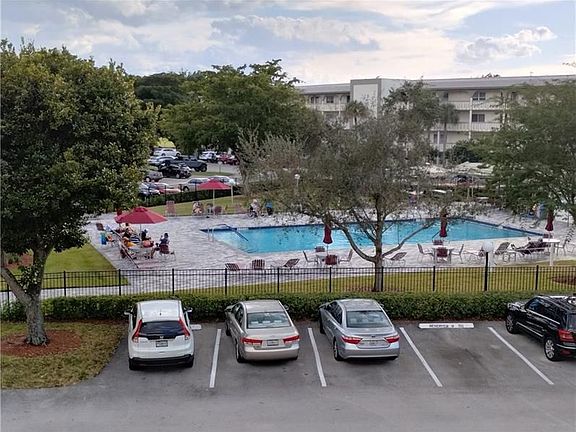 3rd image of 3404 Bimini Ln APT E3