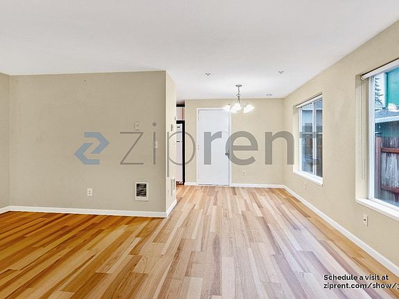 2nd image of 11127 NE 43rd Cir