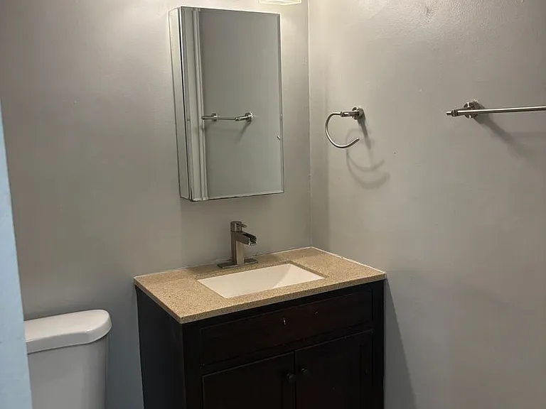 2955 Madison Rd — Photo 4