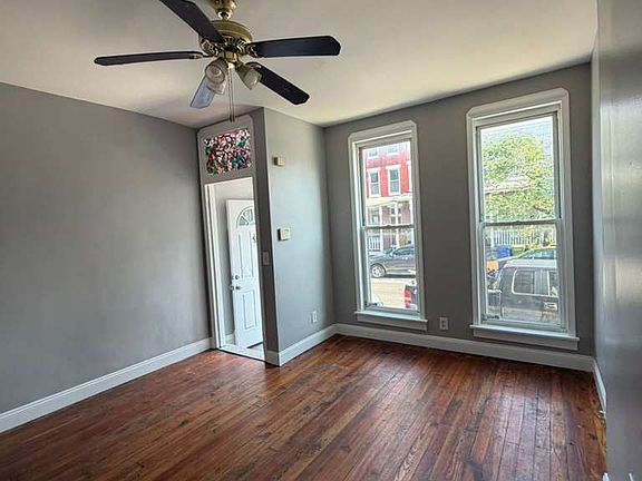 2nd image of 1814 Penrose Ave