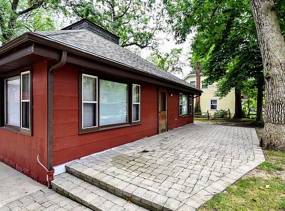 2nd image of 40289 N Oak Dr