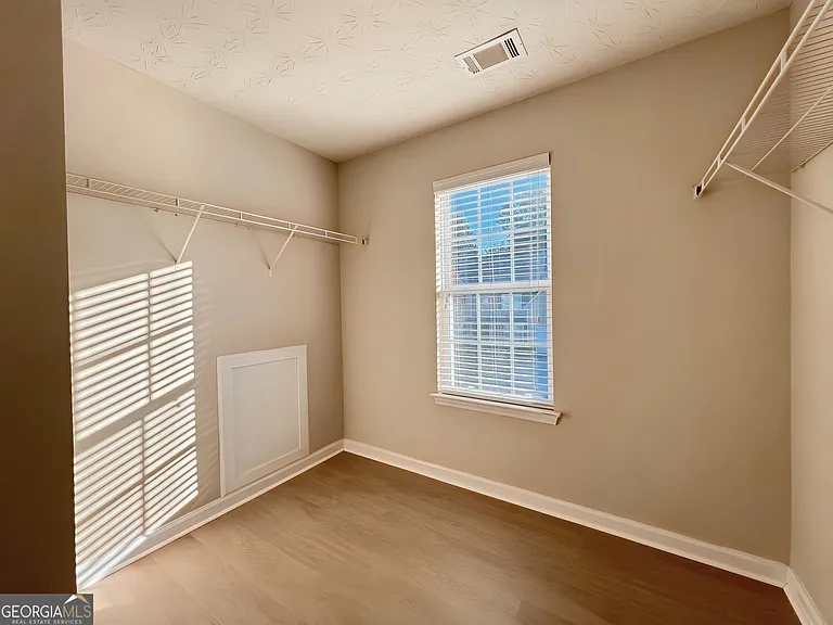 2751 Spence Ct — Photo 46