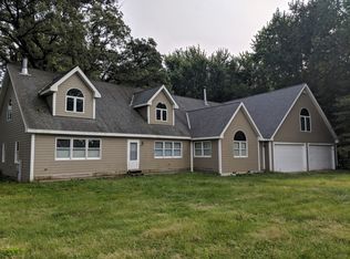 4321 Lakewood Rd, McHenry, IL 60050