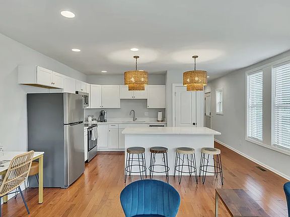 3rd image of 1023 Maxwell Ave #B
