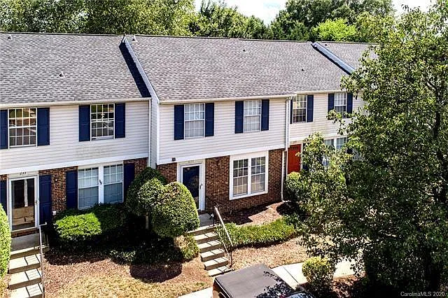 235 Water Oak Dr photo 1