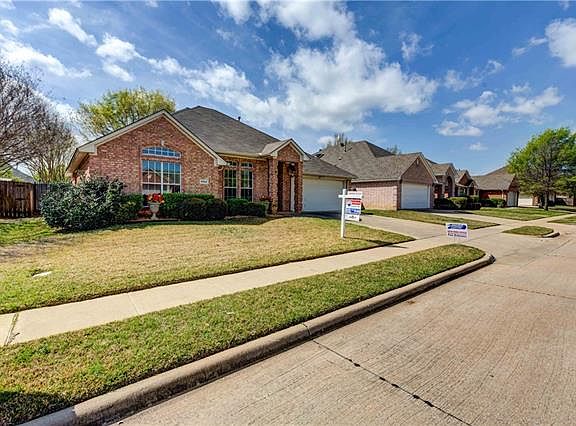 3rd image of 3962 Wisteria Ln