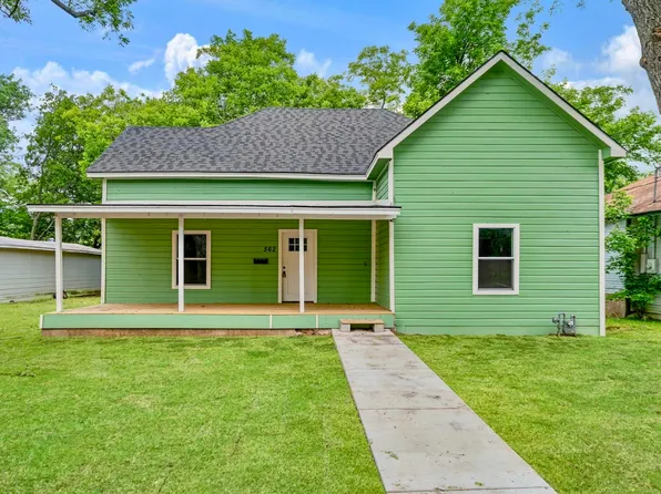 562 1st St SW, Paris, TX 75460