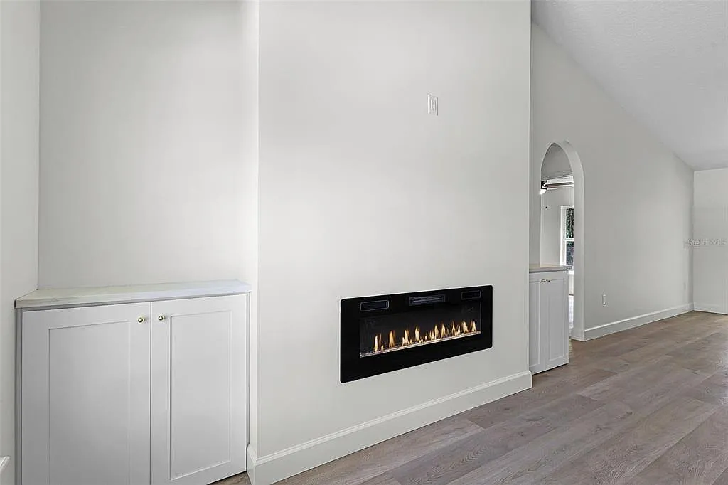 3 bed, 2.0 bath, 1650 sqft, $2,500 — Photo 4
