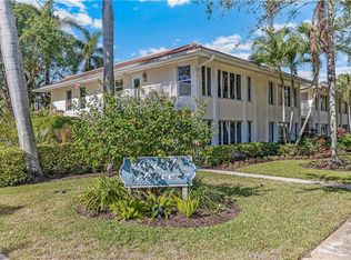 282 4th St S #204, Naples, FL 34102