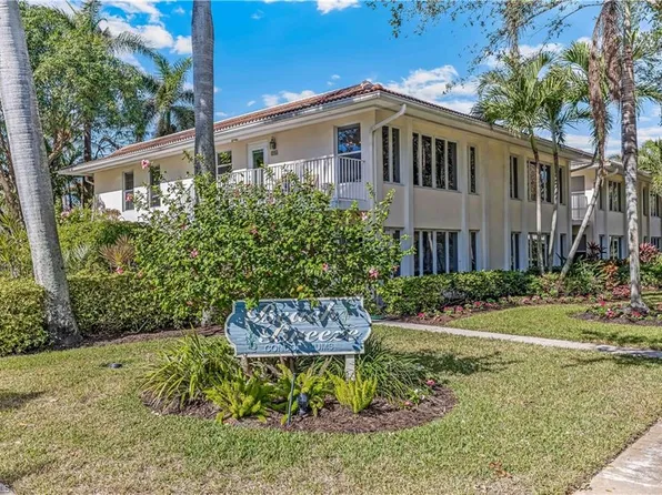 282 4th St S, Naples, FL
