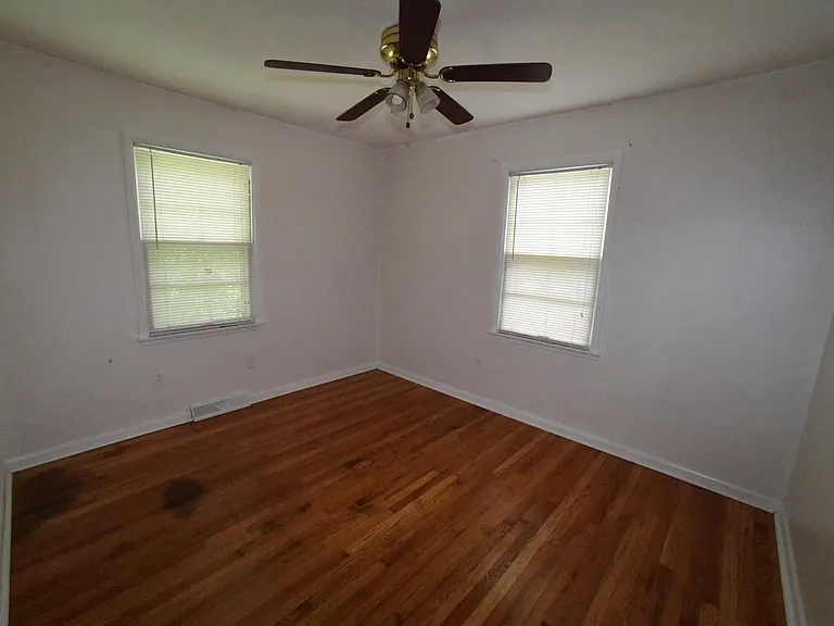 4459 NE Antioch Rd — Photo 5