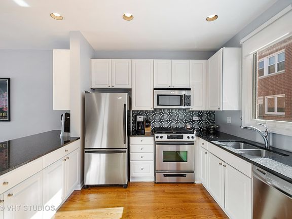 5th image of 1833 W Oakdale Ave Unit C
