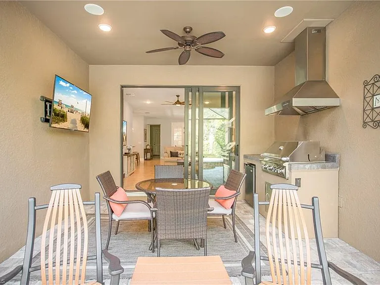 7674 Jacaranda Ln — Photo 21