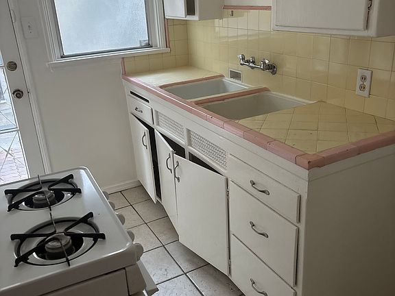 3rd image of 4652 N Banner Dr APT 2