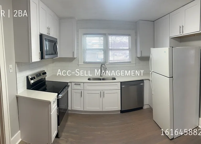 401 Fernando St NE — Photo 4