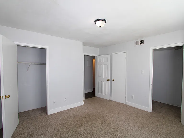 Rainview Apartments — Photo 7