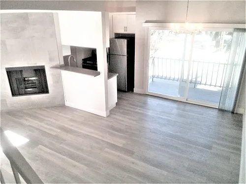 11230 Camarillo St #201 Photo 1