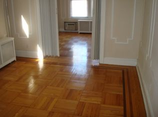 2553 34th St APT 1, Astoria, NY 11103