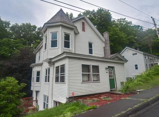 16 Blandford Hill Rd #B, Huntington, MA 01050