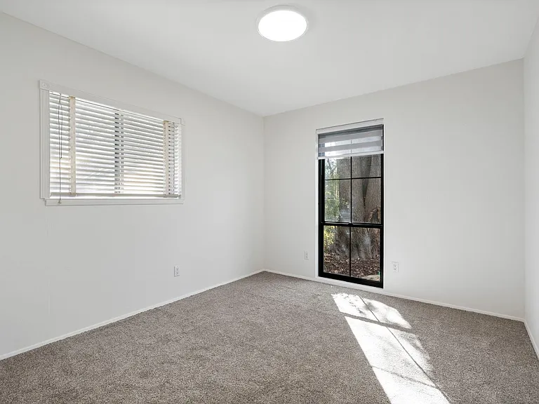 12611 High Meadow Dr — Photo 30