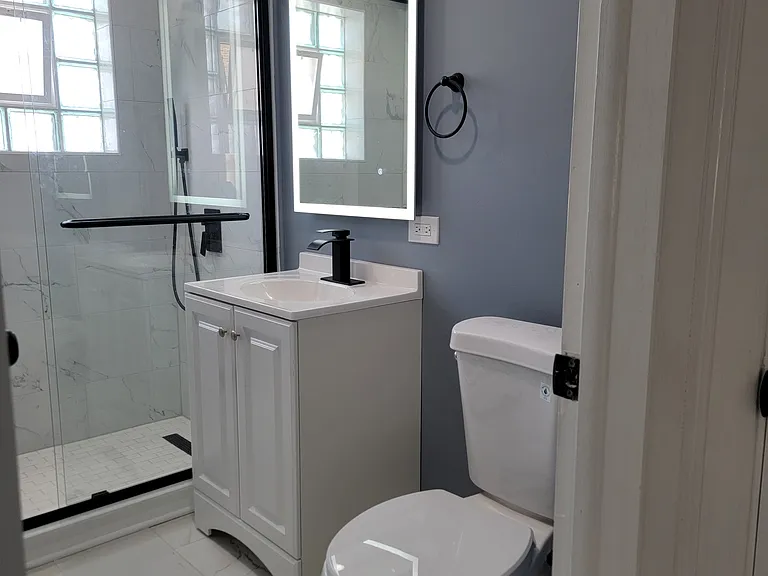 4250 W Lawrence Ave #2W — Photo 1