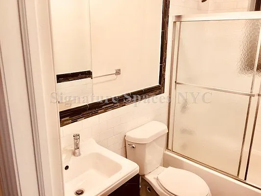 Rented by Signature Spaces NYC Corp | media 21